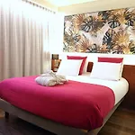 Mercure Centre Hotel 4*