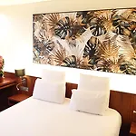 מלון Mercure Centre 4*