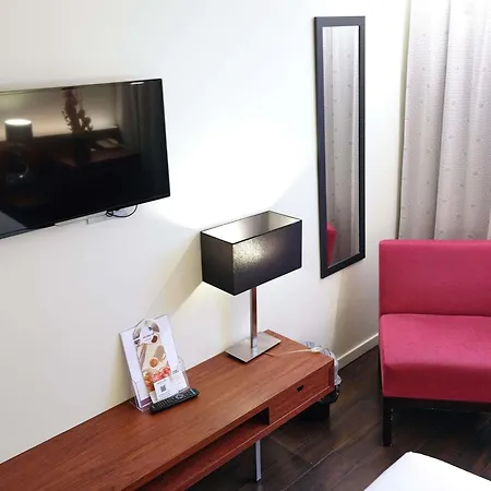 メルキュール センター 4*