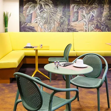 メルキュール センター 4*