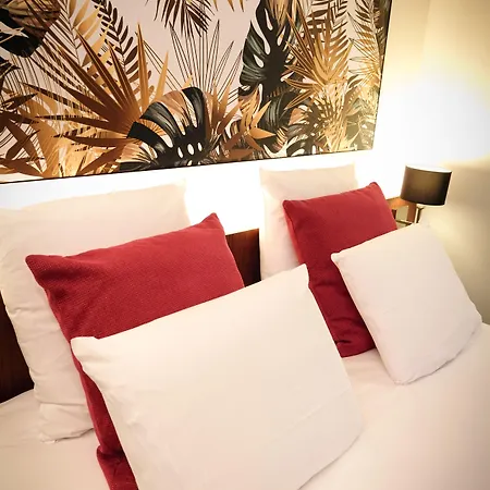 Mercure Centre Hotel 4*