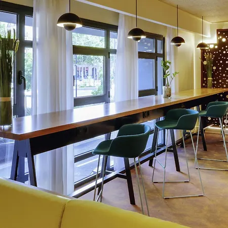 Mercure Centre Hotel 4*