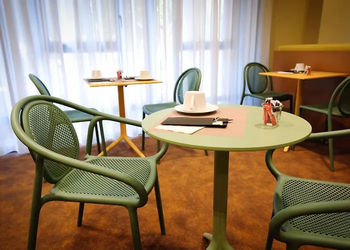 Mercure Centre Hotel 4*